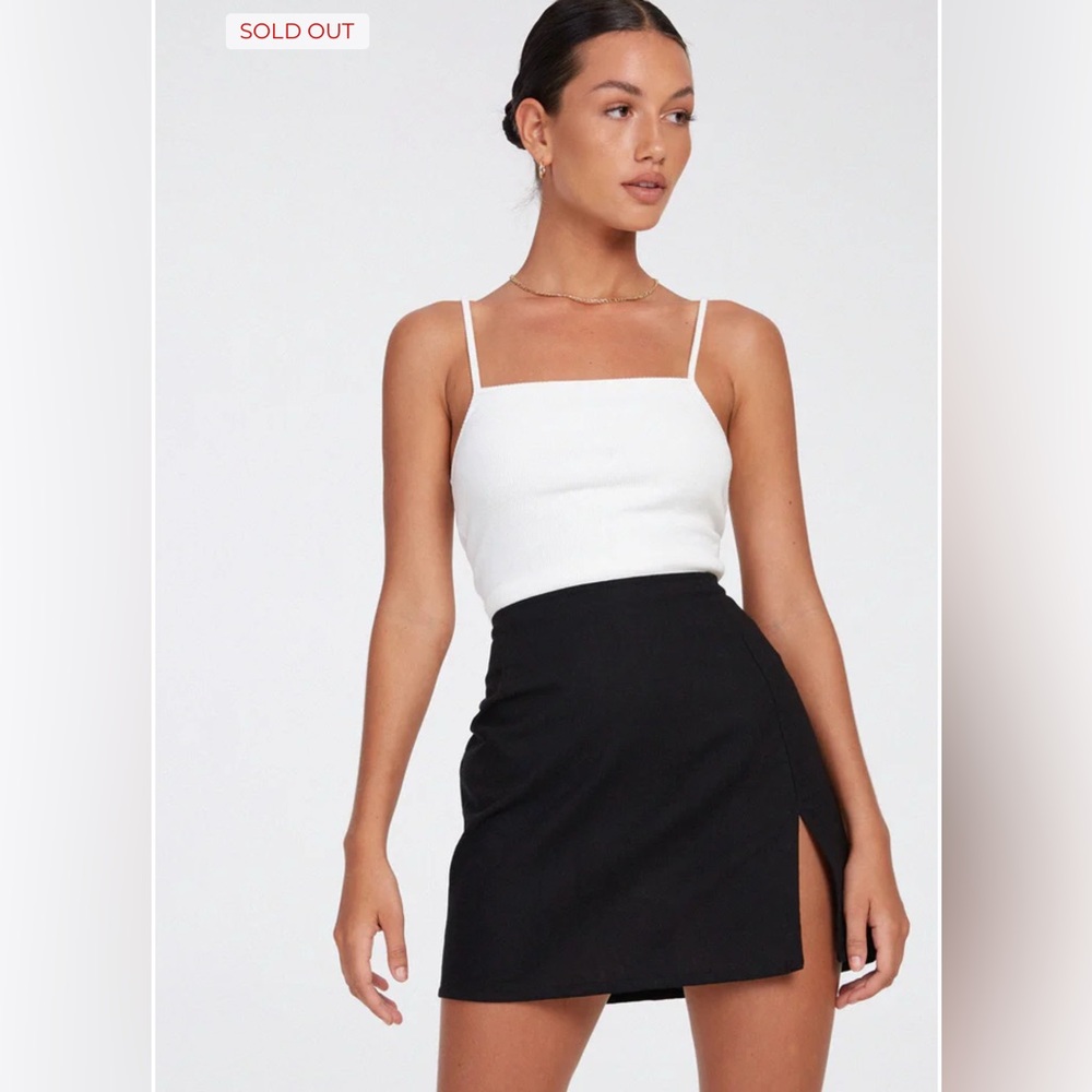 NWT Sheny Mini Skirt In Black